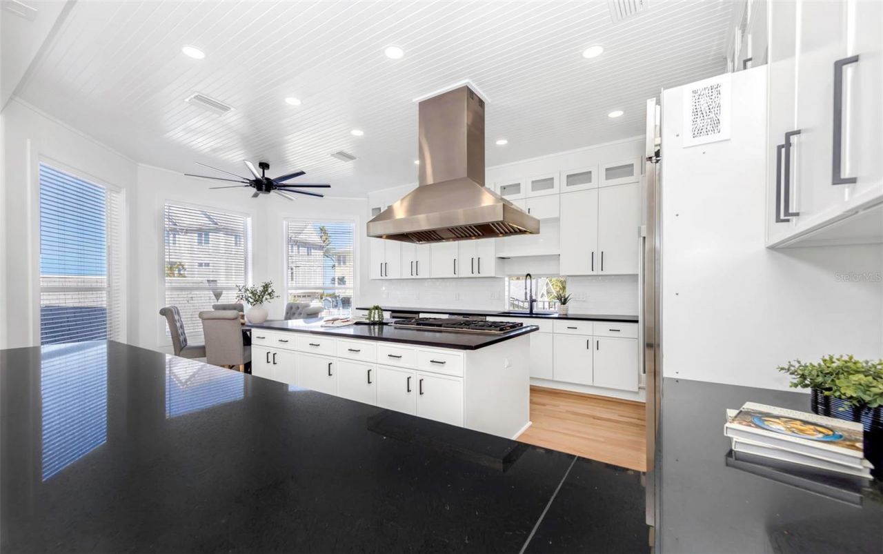 606 Indiana Avenue, Crystal Beach, FL 34681 Photo