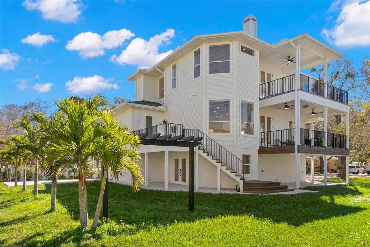 606 Indiana Avenue, Crystal Beach, FL 34681 Photo