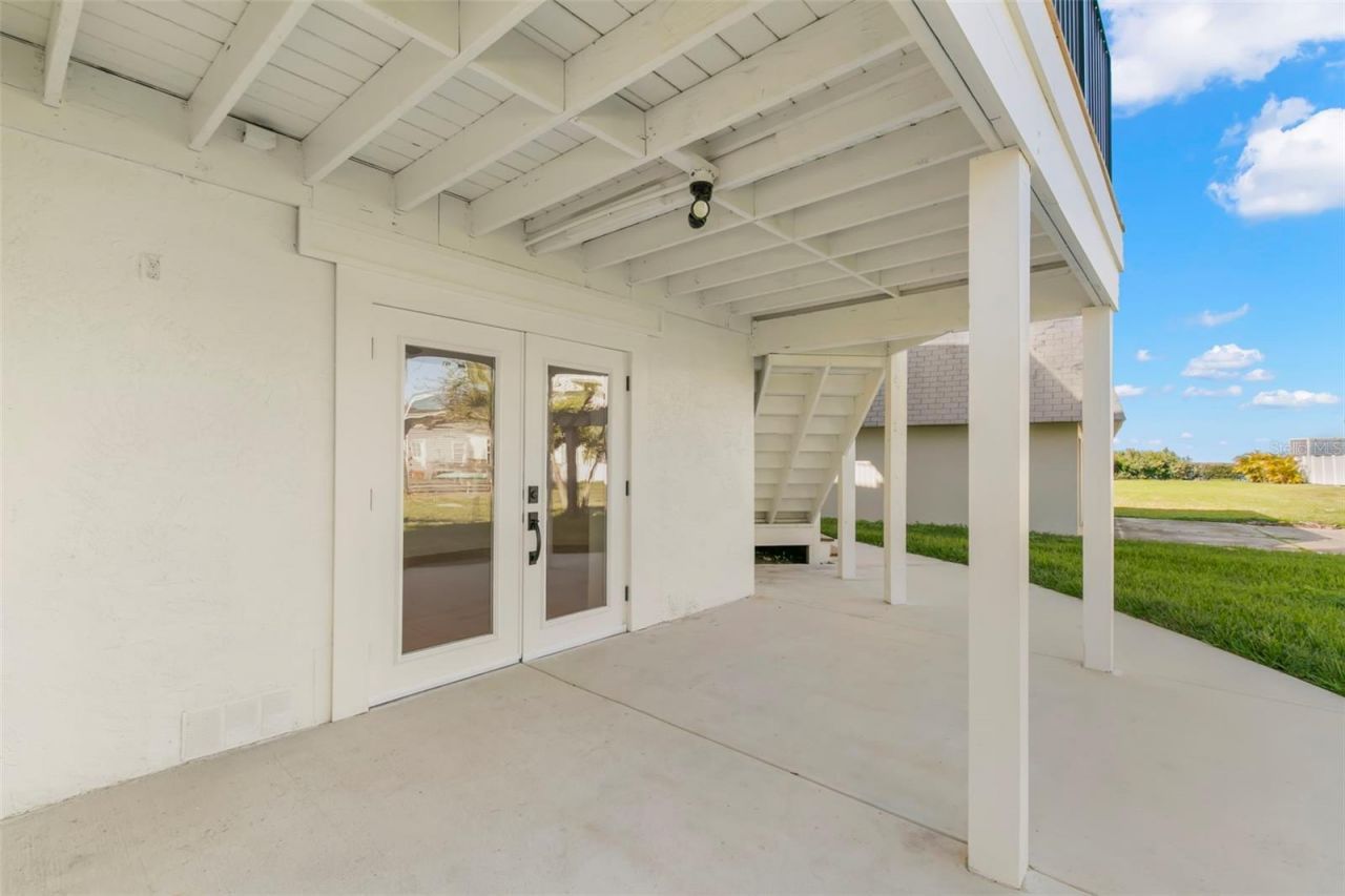 606 Indiana Avenue, Crystal Beach, FL 34681 Photo