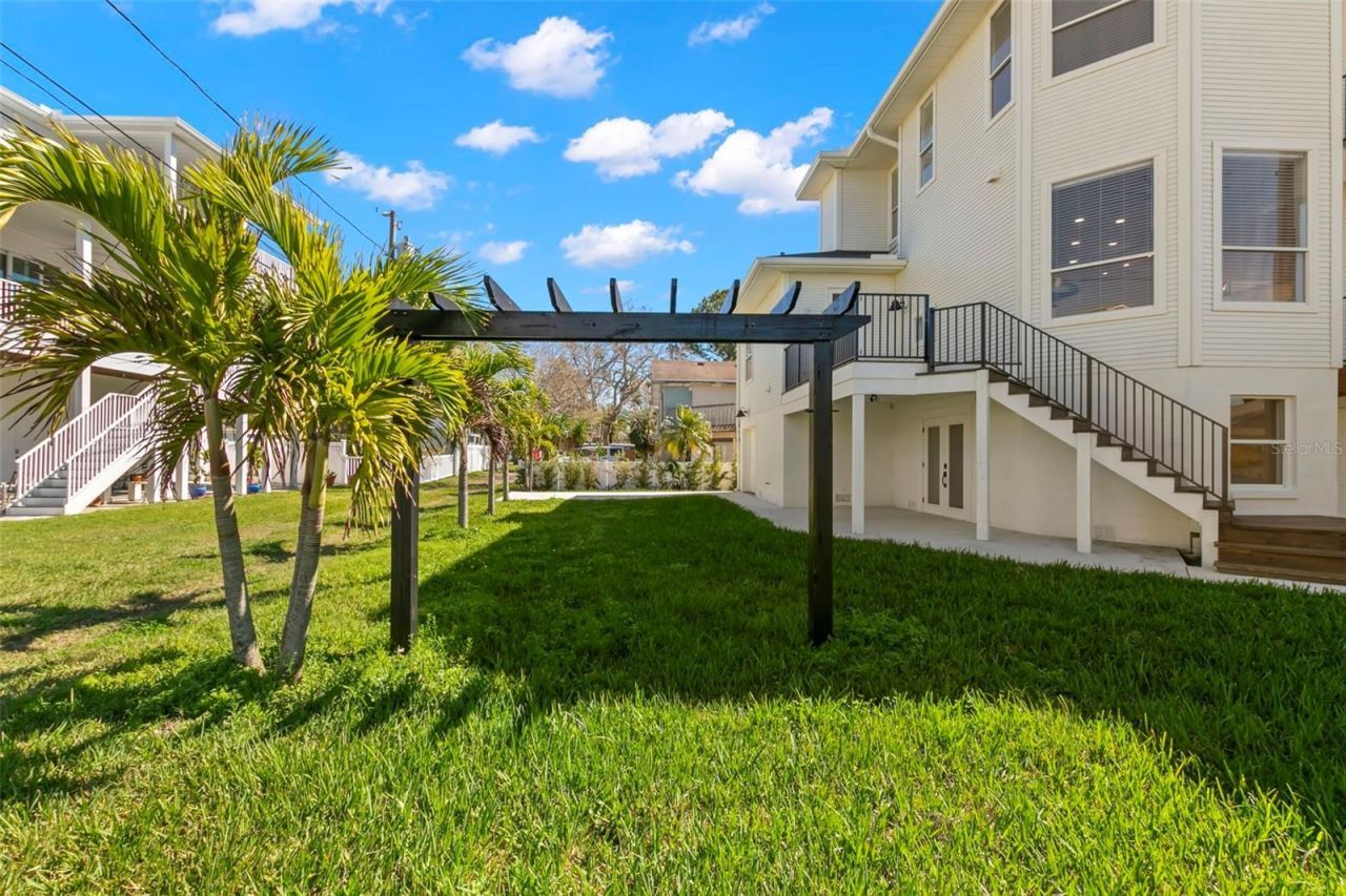 606 Indiana Avenue, Crystal Beach, FL 34681 Photo