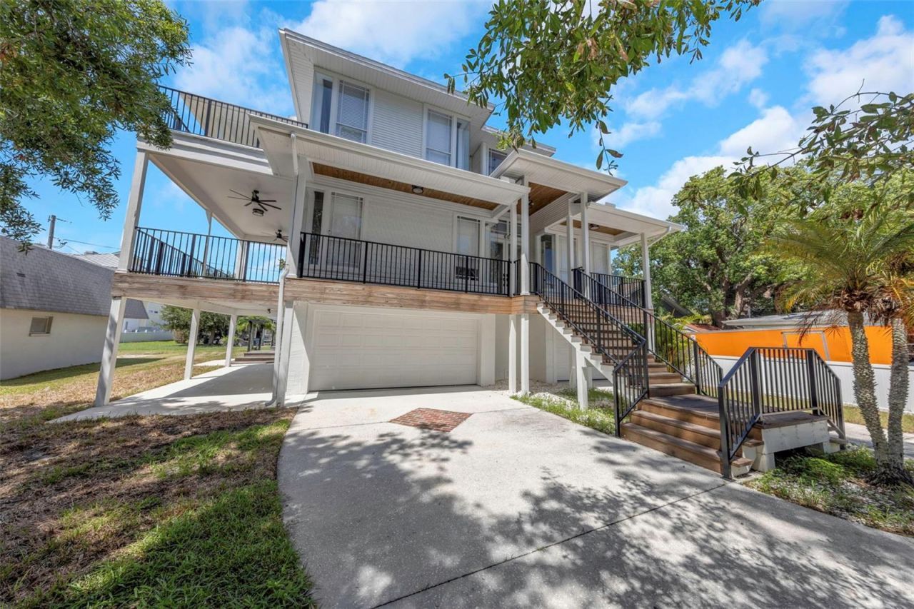 606 Indiana Avenue, Crystal Beach, FL 34681 Photo