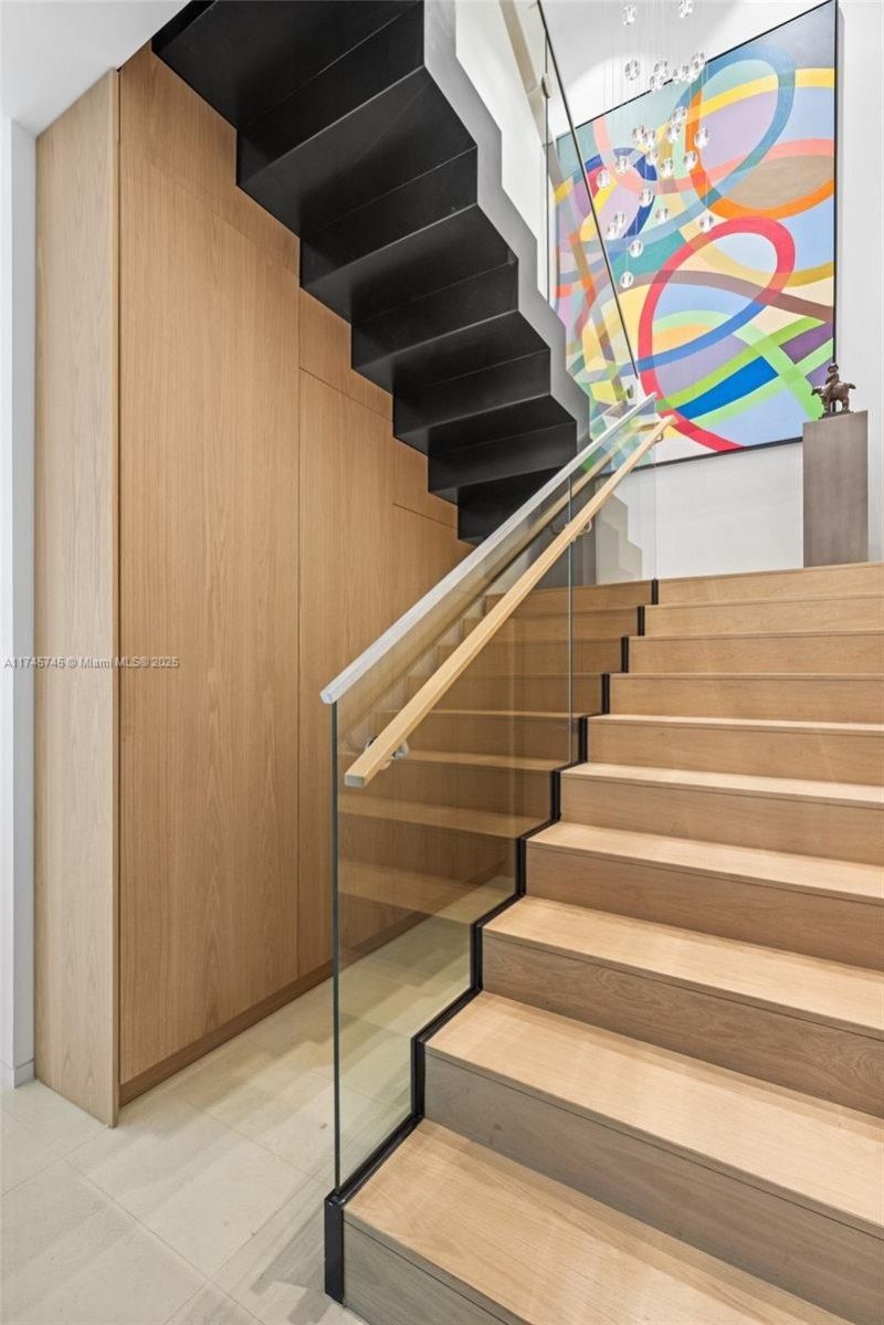 810 W 47th Ct - The Ritz Carlton Miami Beach, Miami Beach, FL 33140 Photo