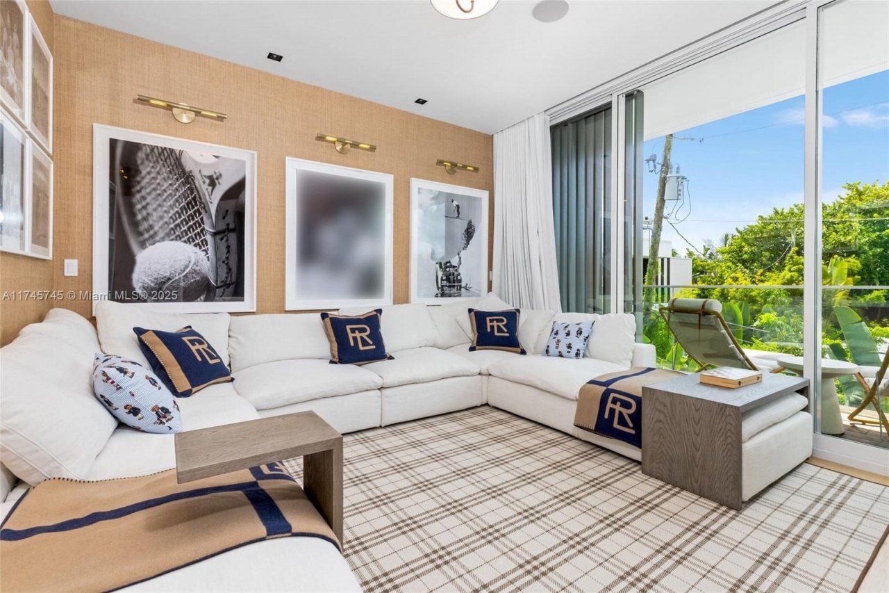 810 W 47th Ct - The Ritz Carlton Miami Beach, Miami Beach, FL 33140 Photo