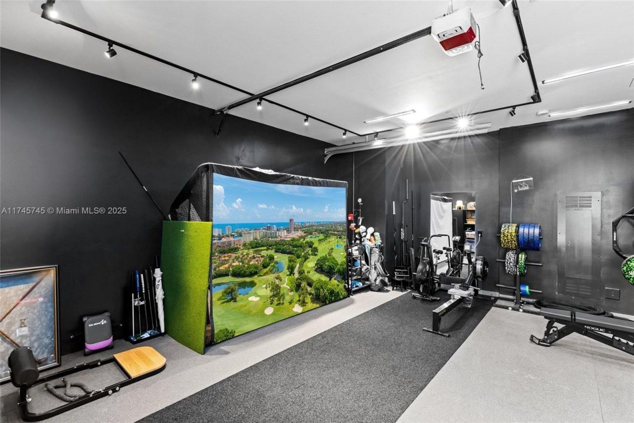 810 W 47th Ct - The Ritz Carlton Miami Beach, Miami Beach, FL 33140 Photo