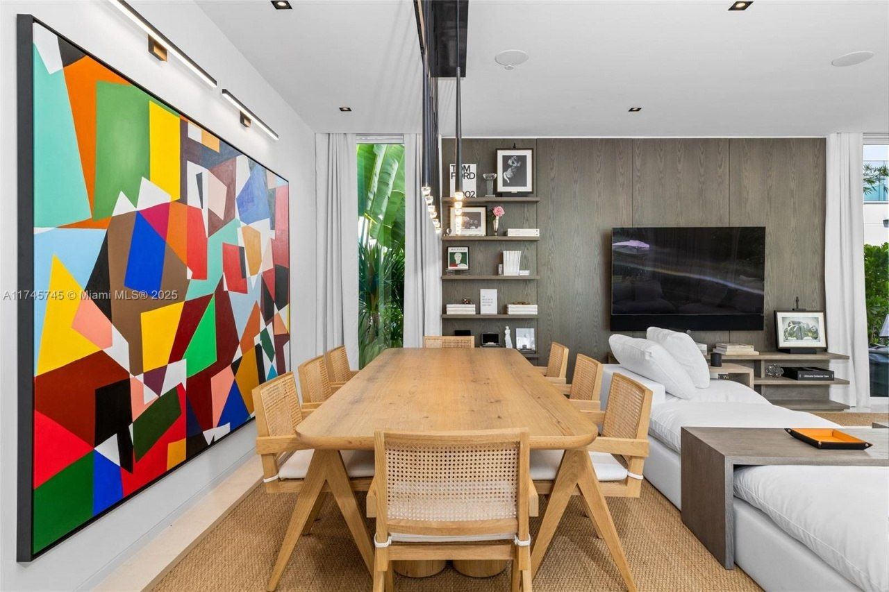 810 W 47th Ct - The Ritz Carlton Miami Beach, Miami Beach, FL 33140 Photo