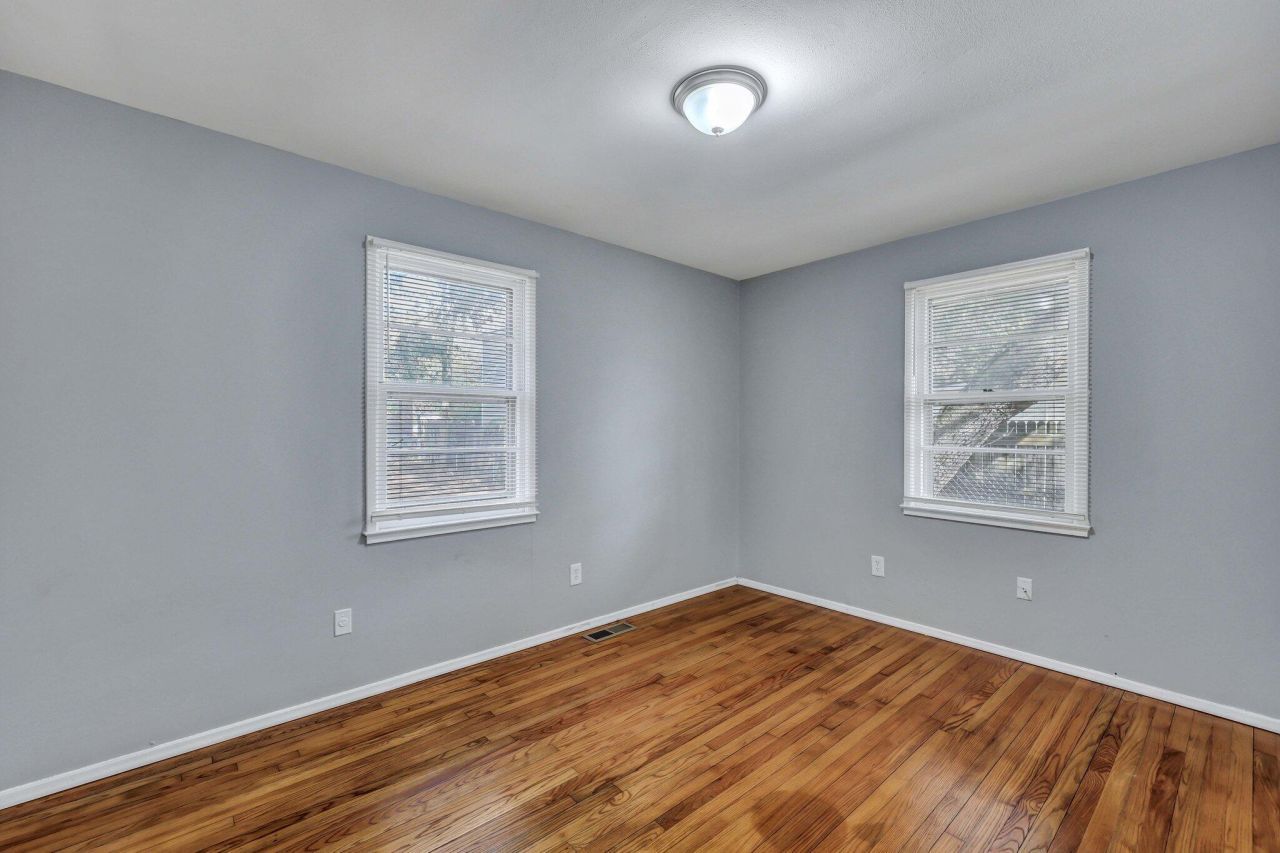 1652 Larry Street Photo 14