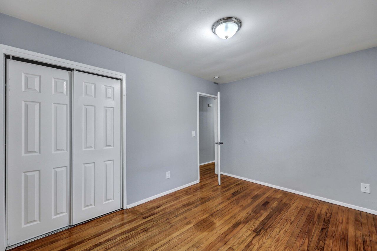 1652 Larry Street Photo 15