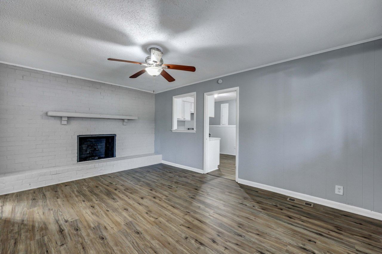 1652 Larry Street Photo 19