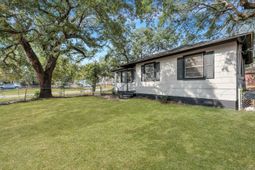 1652 Larry Street photo 4