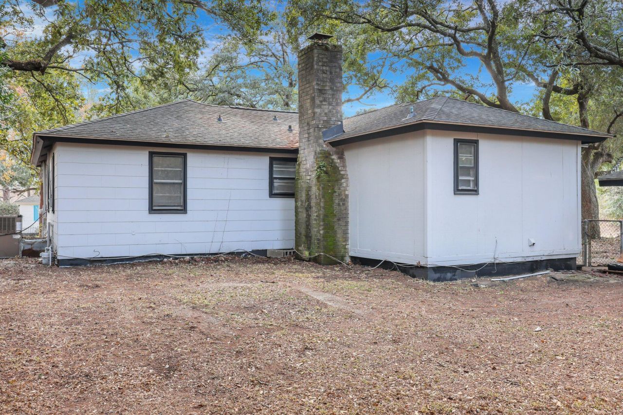 1652 Larry Street Photo 23