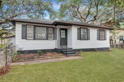 1652 Larry Street photo 4