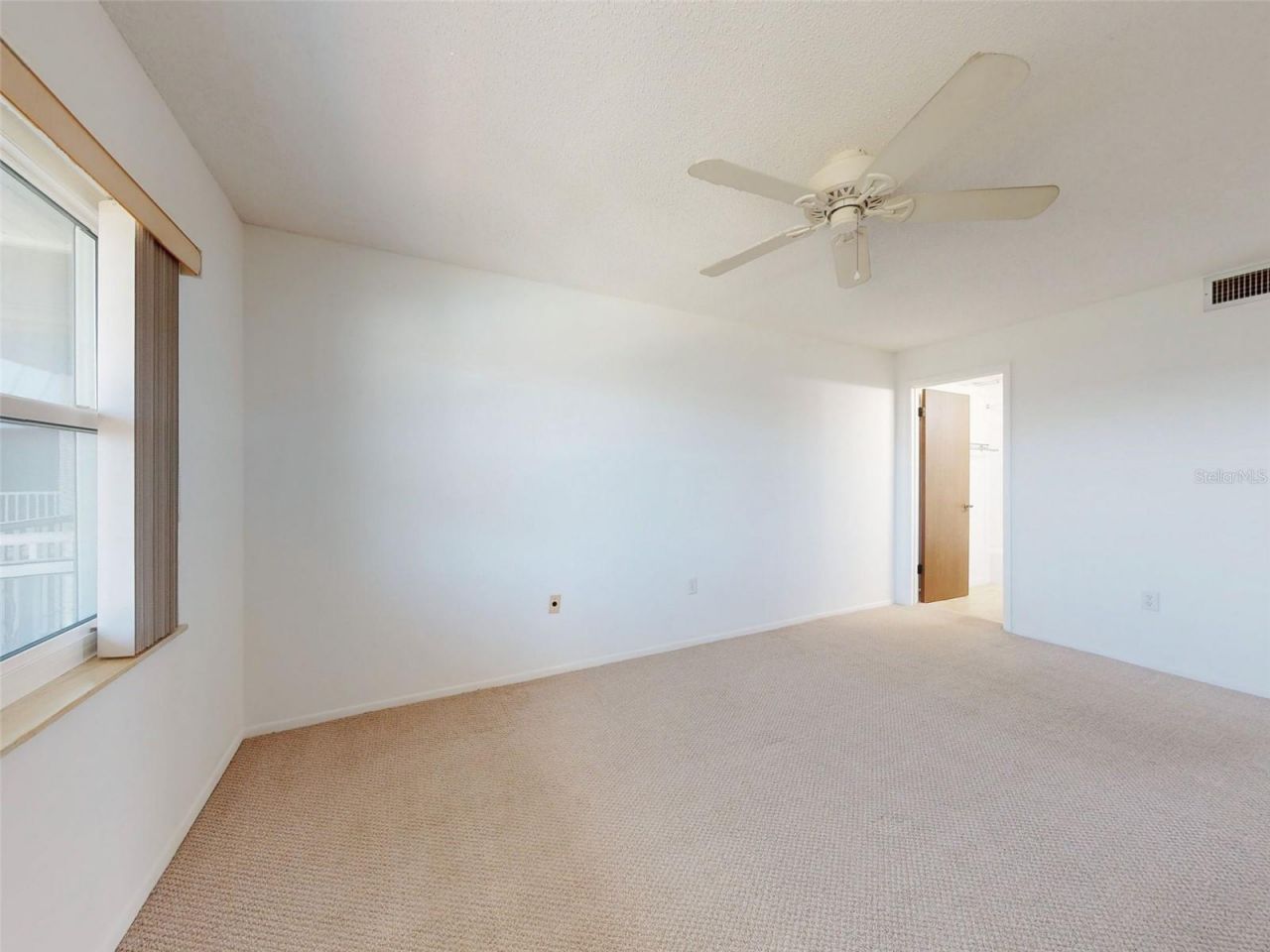 315 N Causeway, Unit 405, New Smyrna Beach, FL 32169 Photo