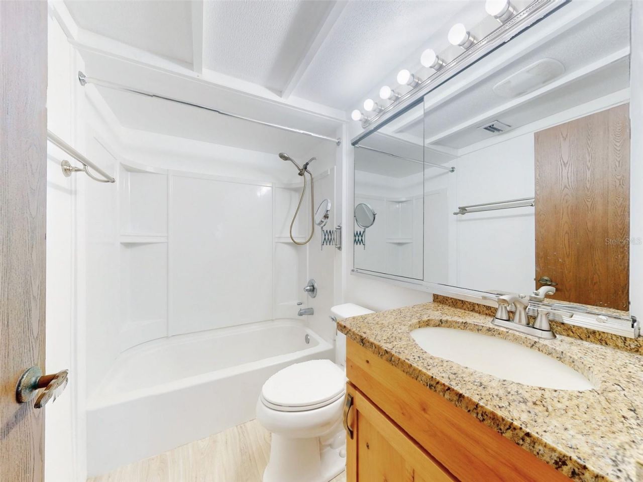 315 N Causeway, Unit 405, New Smyrna Beach, FL 32169 Photo