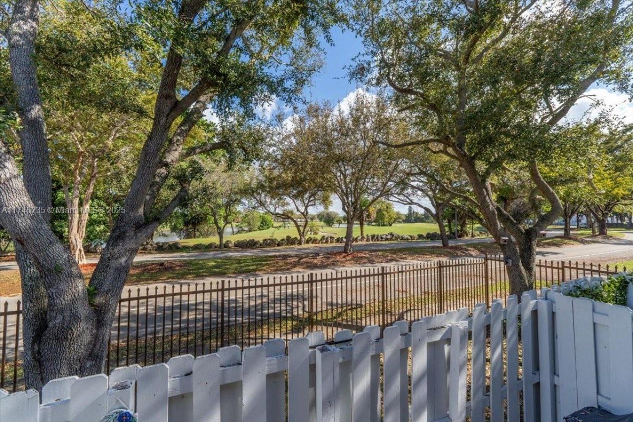 13851 SW 62nd Ter, Unit 13851, Miami, FL 33183 Photo