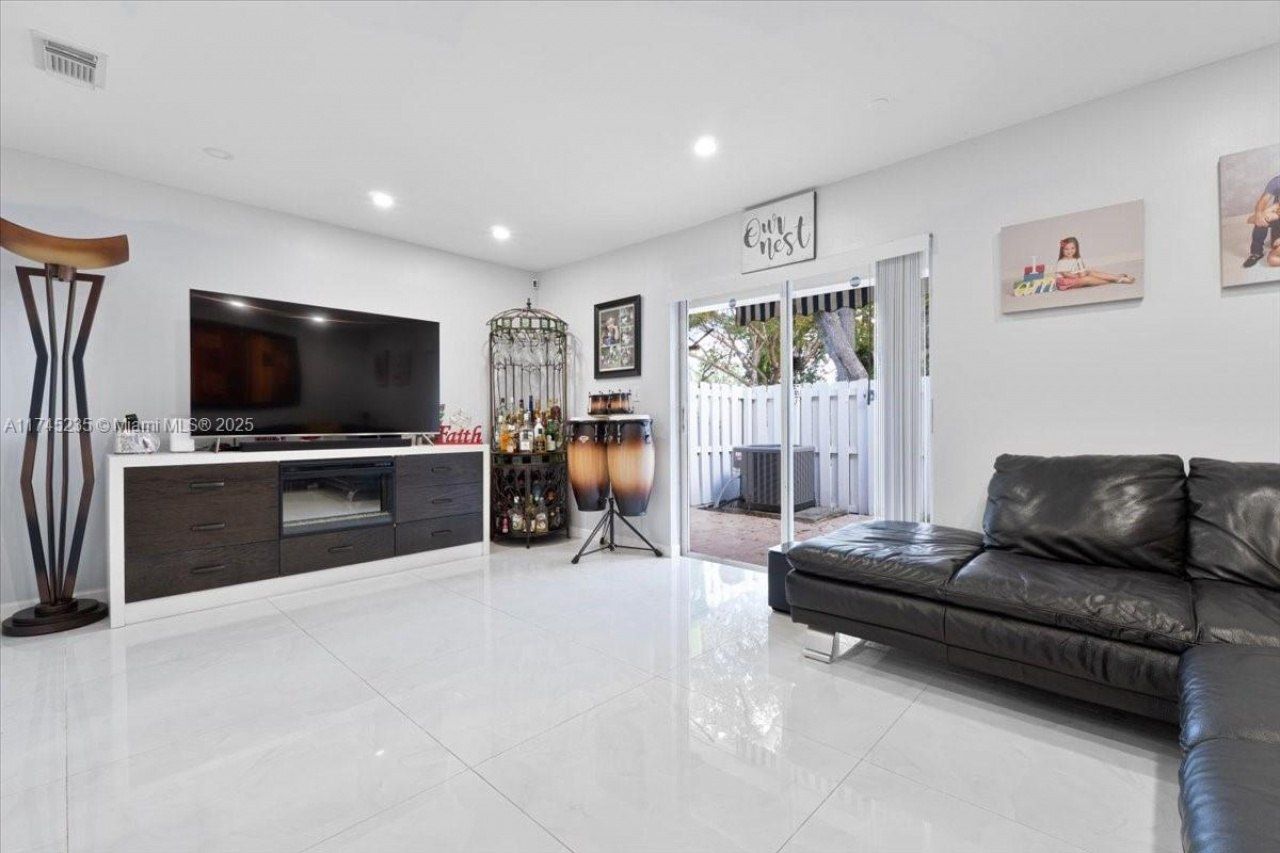 13851 SW 62nd Ter, Unit 13851, Miami, FL 33183 Photo