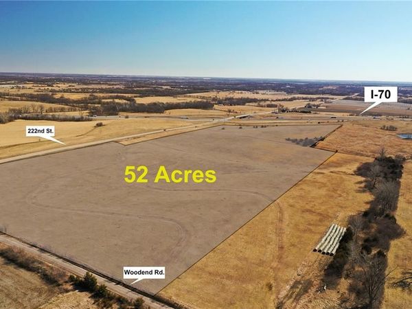 22201 Woodend Road, Tonganoxie, KS 66086