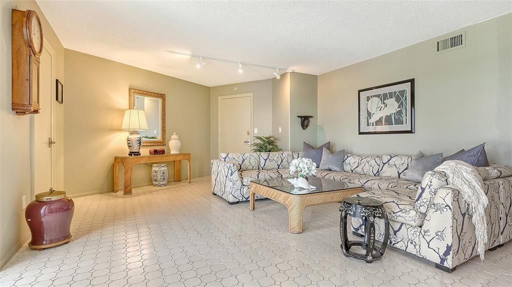 2301 Gulf Of Mexico Drive, Unit 33N, Longboat Key, FL 34228 Photo