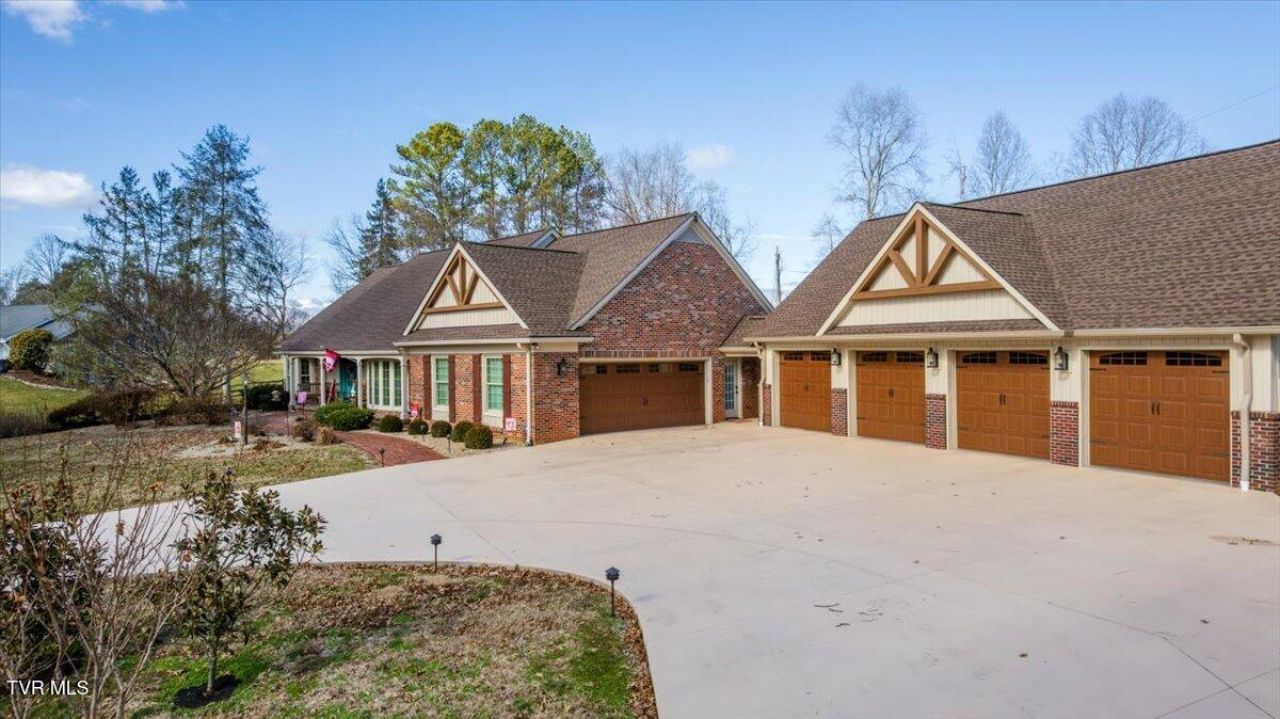 61 Fairway Drive, Bristol, TN 37620 Main Photo