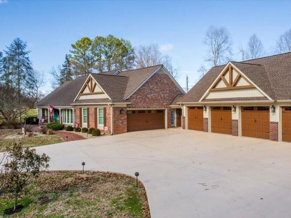 61 Fairway Drive, Bristol, TN 37620