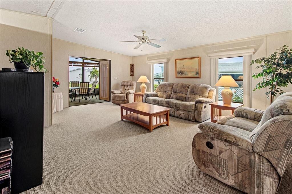 135 Hummingbird Avenue, Ellenton, FL 34222 Photo