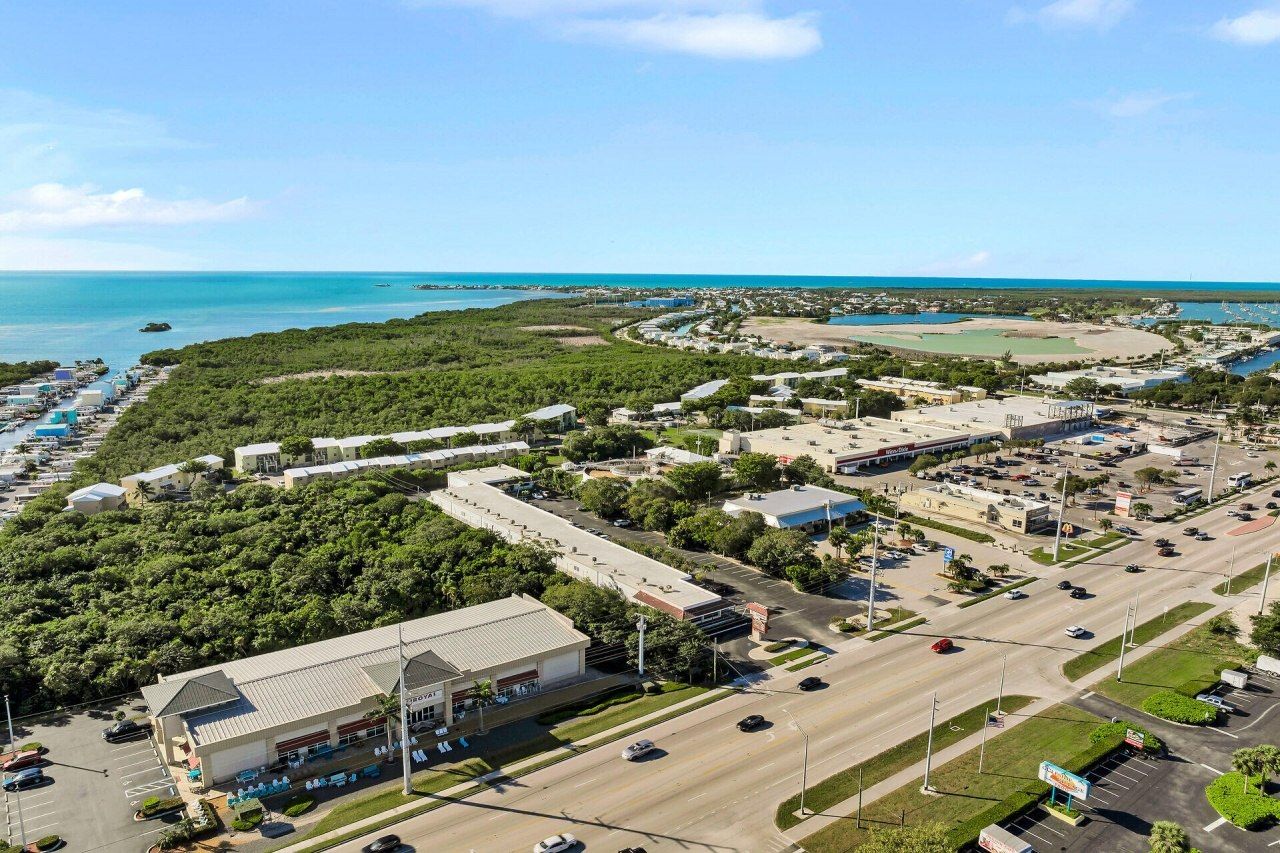 5701 Overseas Hwy 10, Marathon, FL 33050 Photo