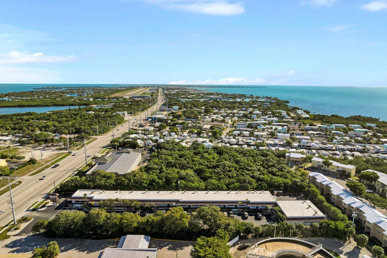 5701 Overseas Hwy 10, Marathon, FL 33050 Photo