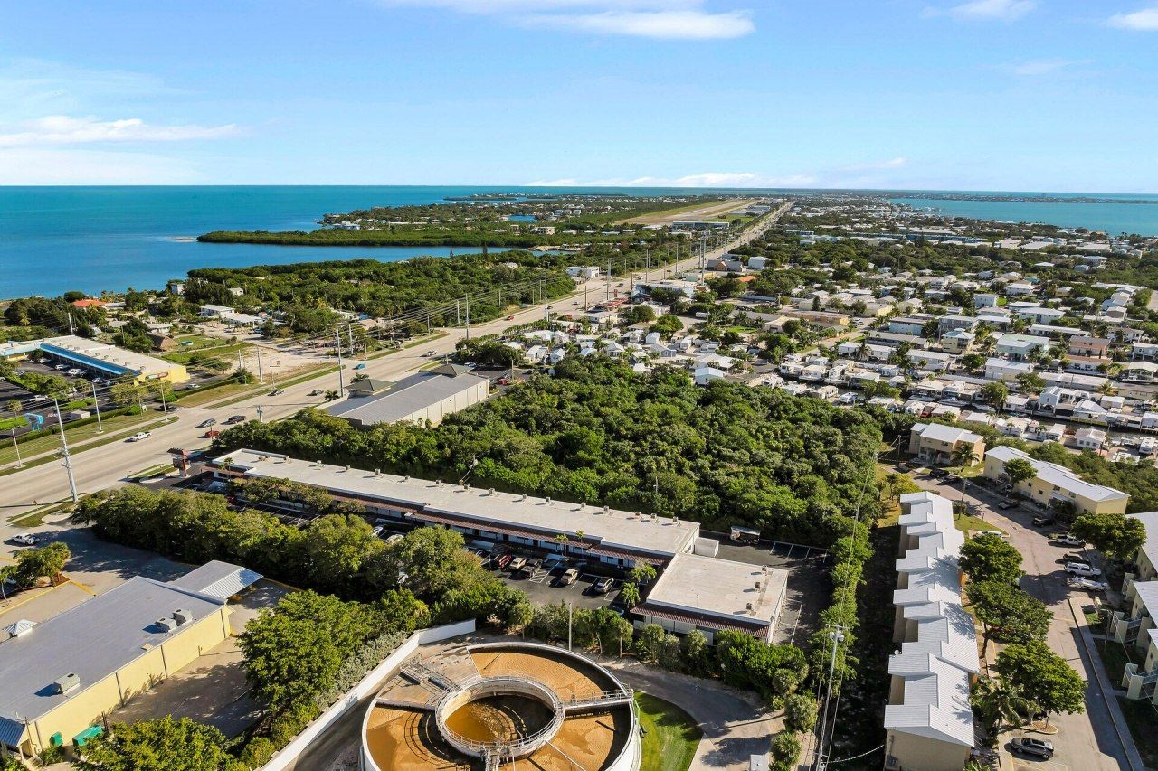 5701 Overseas Hwy 10, Marathon, FL 33050 Photo