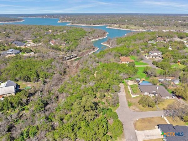 18 Aztec Lane, Morgans Point Resort, TX 76513