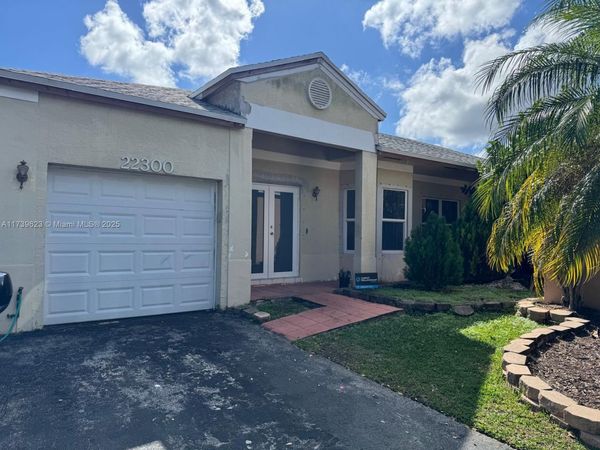 22300 SW 99th Ave, Cutler Bay, FL 33190