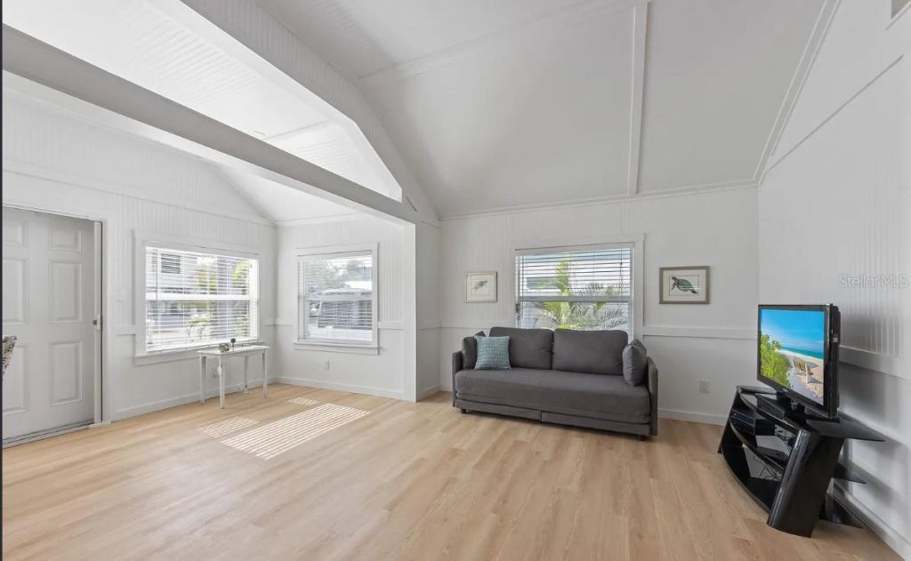 2408 Avenue B, Bradenton Beach, FL 34217 Photo