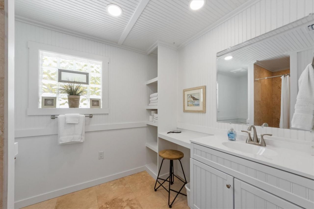 2408 Avenue B, Bradenton Beach, FL 34217 Photo