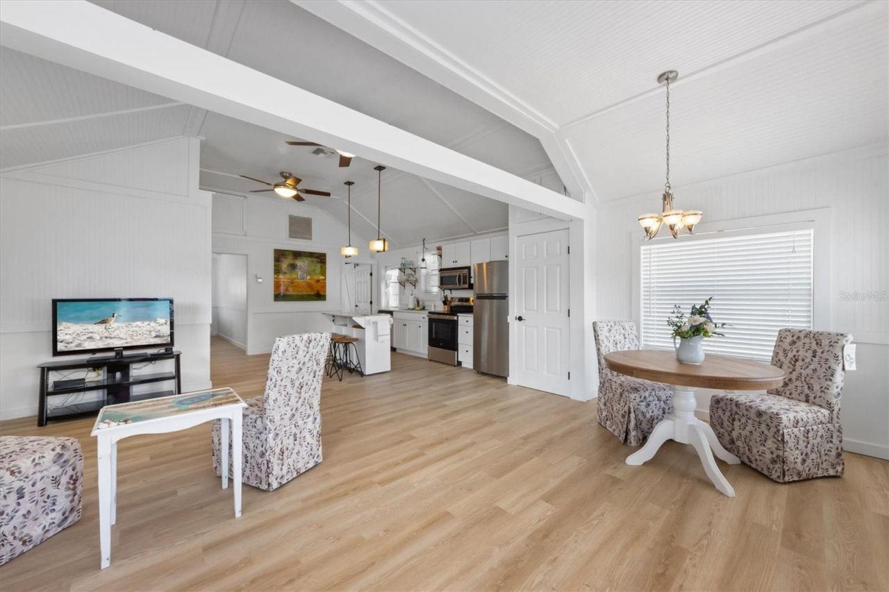 2408 Avenue B, Bradenton Beach, FL 34217 Photo