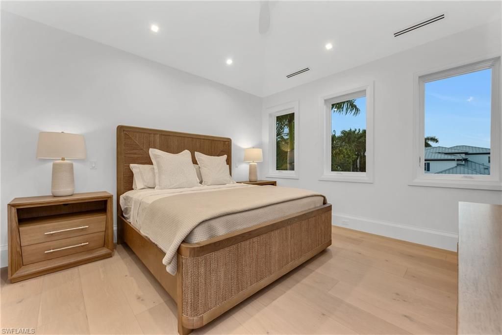 1935 5th St S, Naples, FL 34102 Photo