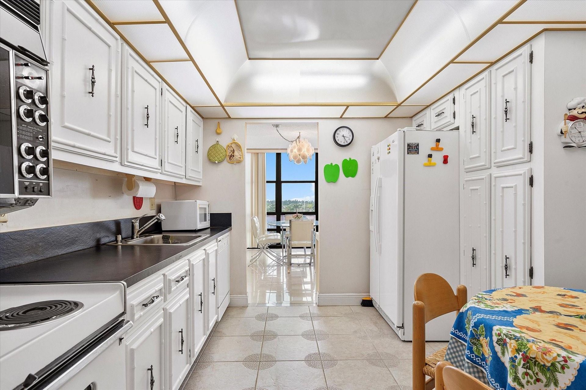 2017 S Ocean Drive, Unit 710, Hallandale Beach, FL 33009 Photo