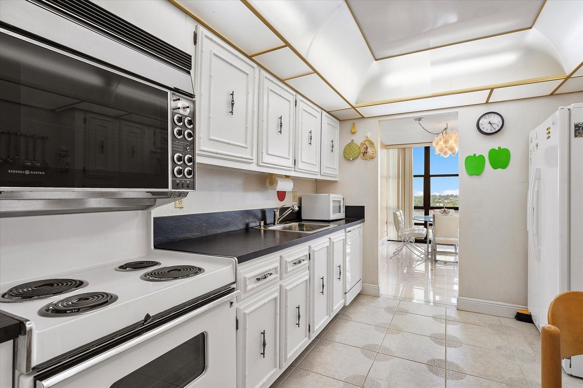 2017 S Ocean Drive, Unit 710, Hallandale Beach, FL 33009 Photo