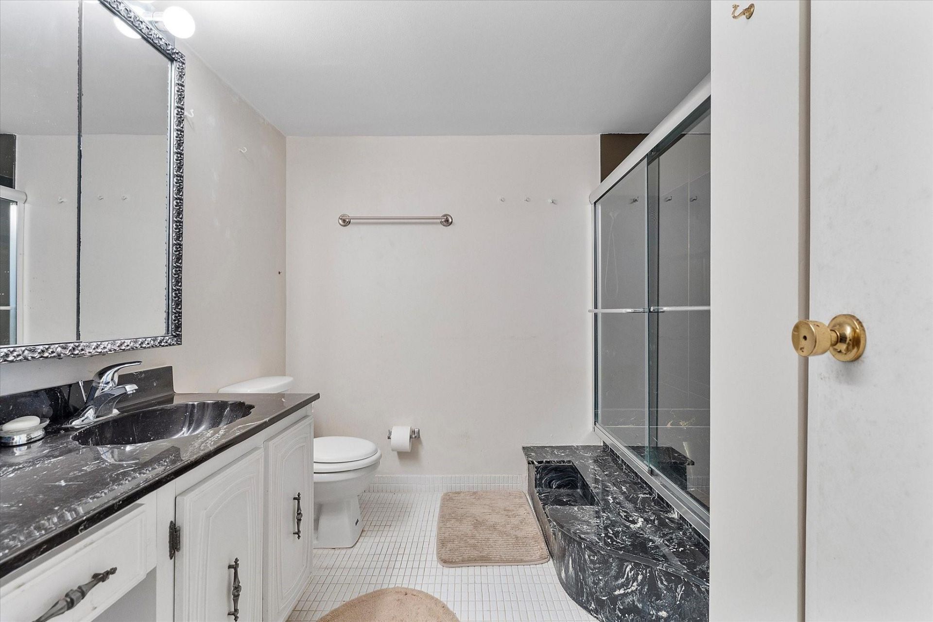 2017 S Ocean Drive, Unit 710, Hallandale Beach, FL 33009 Photo