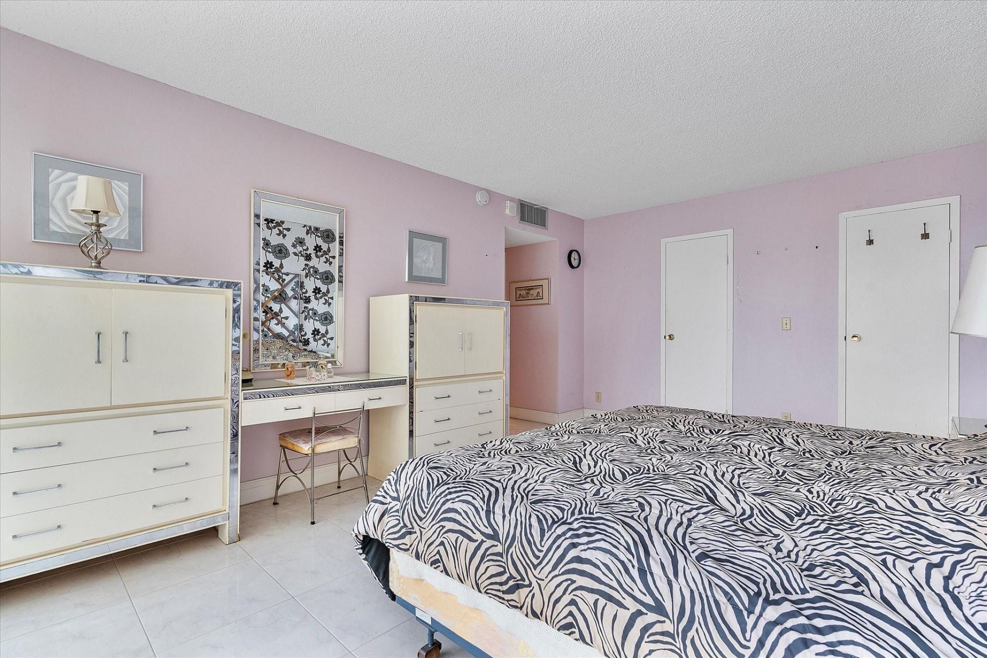 2017 S Ocean Drive, Unit 710, Hallandale Beach, FL 33009 Photo