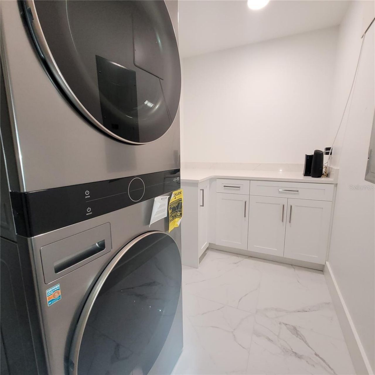 415 Island Way, Unit 407, Clearwater Beach, FL 33767 Photo