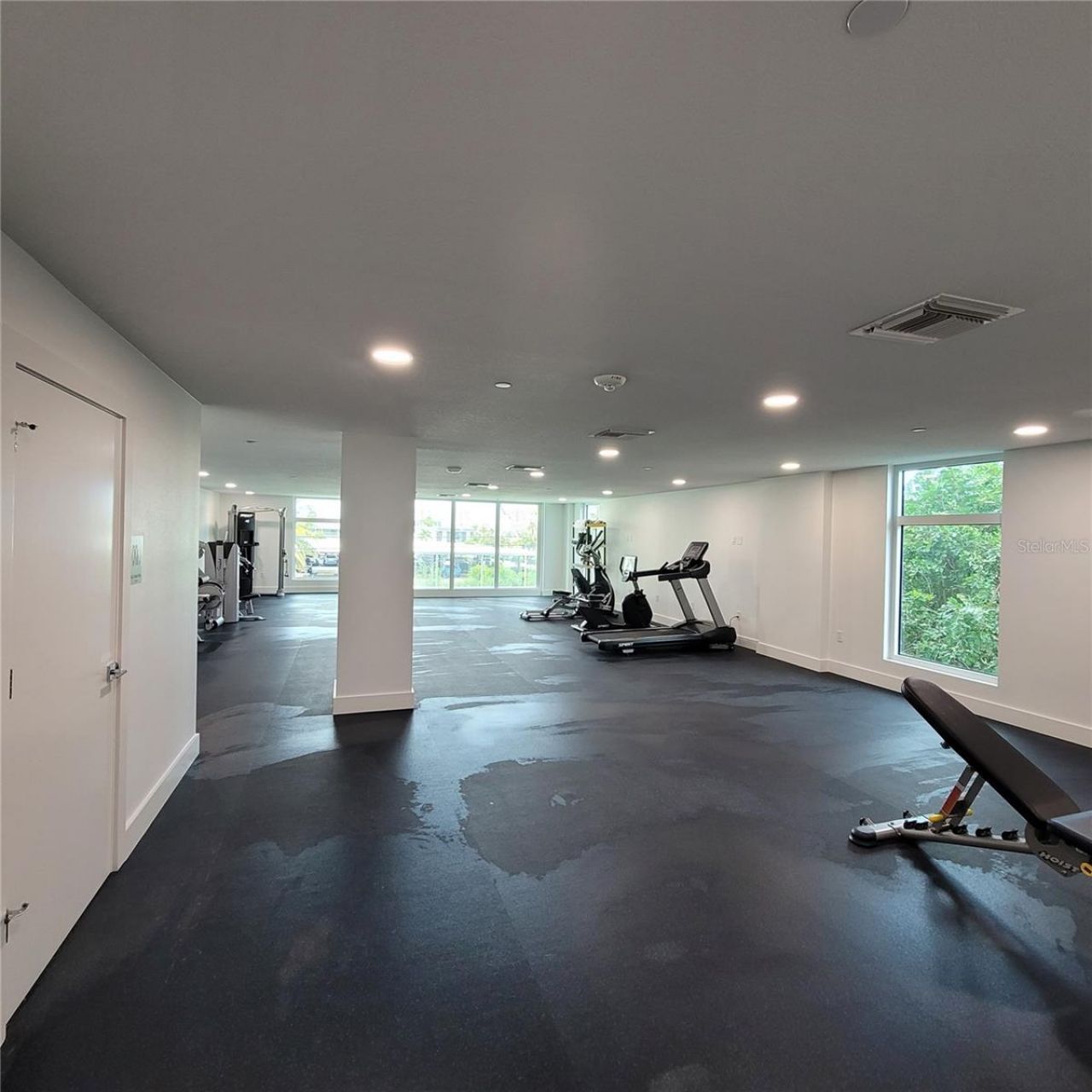 415 Island Way, Unit 407, Clearwater Beach, FL 33767 Photo