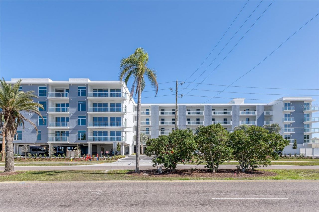 415 Island Way, Unit 407, Clearwater Beach, FL 33767 Photo