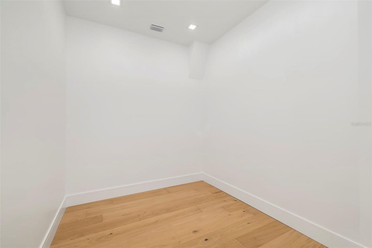 4431 Camino Real, Sarasota, FL 34231 Photo