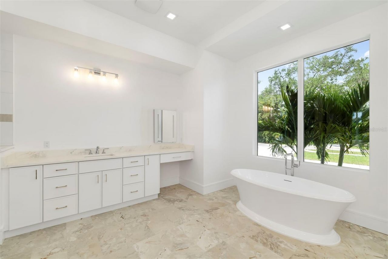 4431 Camino Real, Sarasota, FL 34231 Photo