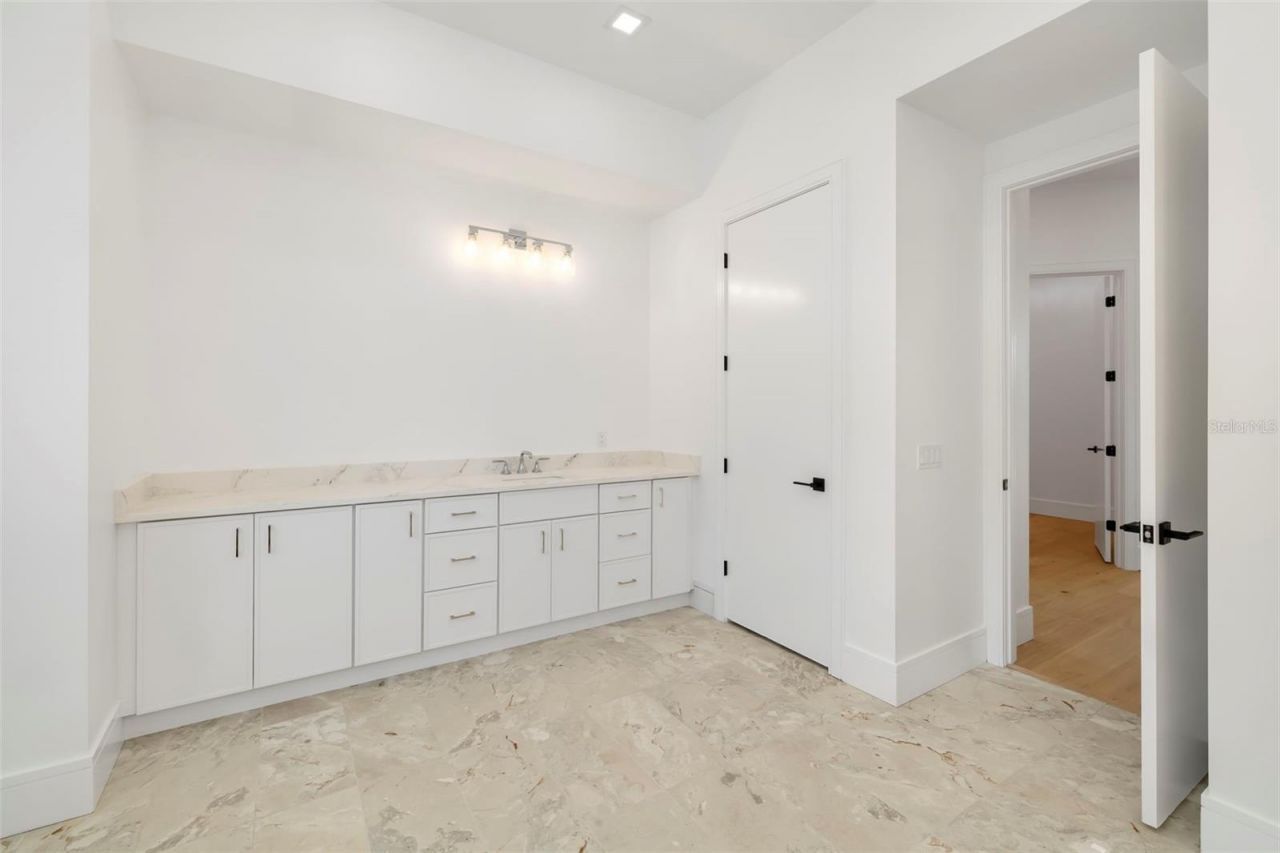 4431 Camino Real, Sarasota, FL 34231 Photo