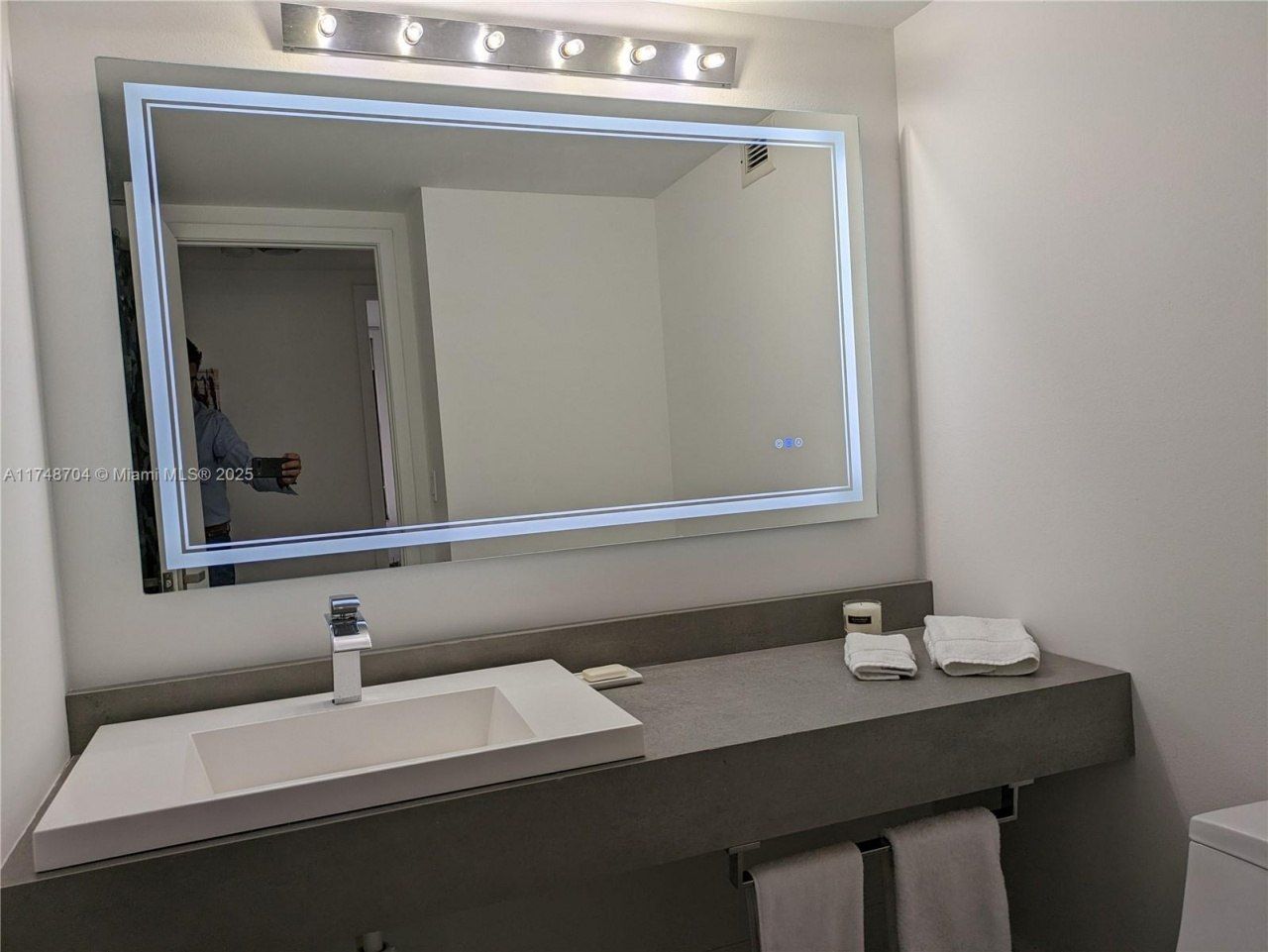 Please Call For Address, Unit 516, Hallandale Beach, FL 33009 Photo