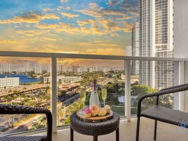 18001 Collins Ave, Unit 903, Sunny Isles Beach, FL 33160