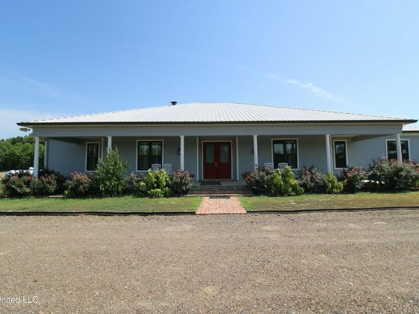 374 Fox Road, Shaw, MS 38773