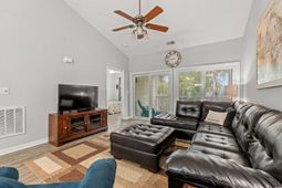 601 Hillside Dr. photo 4