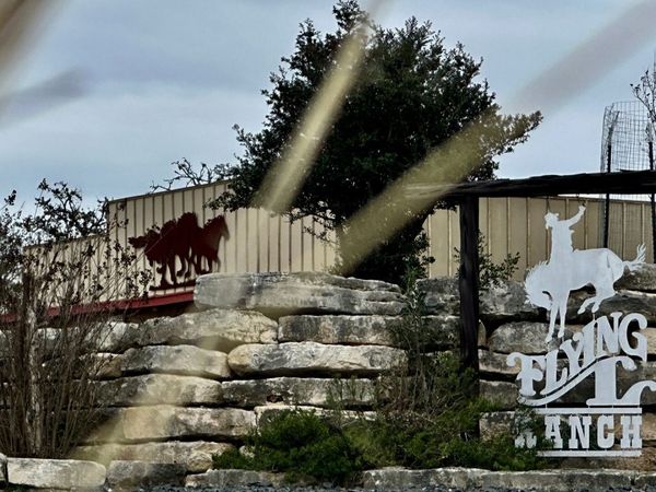 000 Tawny Oak, Bandera, TX 78003