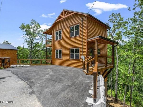 1864 Blue Tick Way, Sevierville, TN 37876