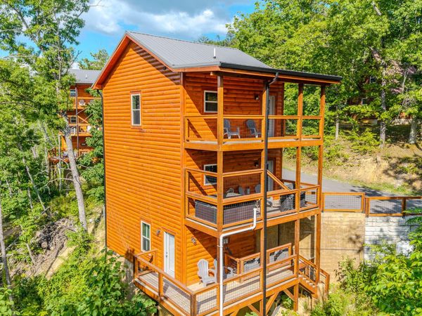 1868 Blue Tick Way, Sevierville, TN 37876